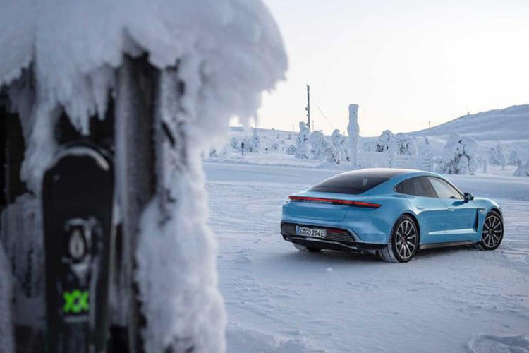 售价或不到百万元，保时捷Taycan将推全新车型，6月公布