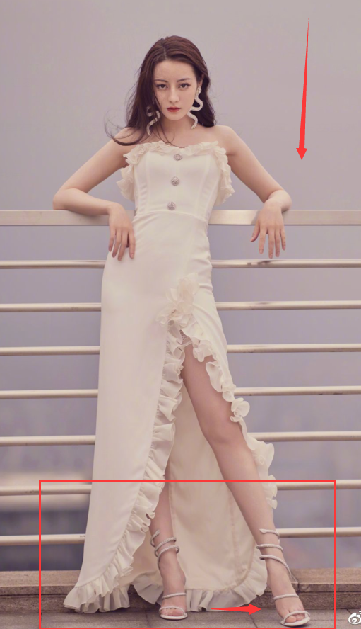 热巴脚是有多大?藤蔓鞋缠三圈都包不住看了效果:上帝果然是公平