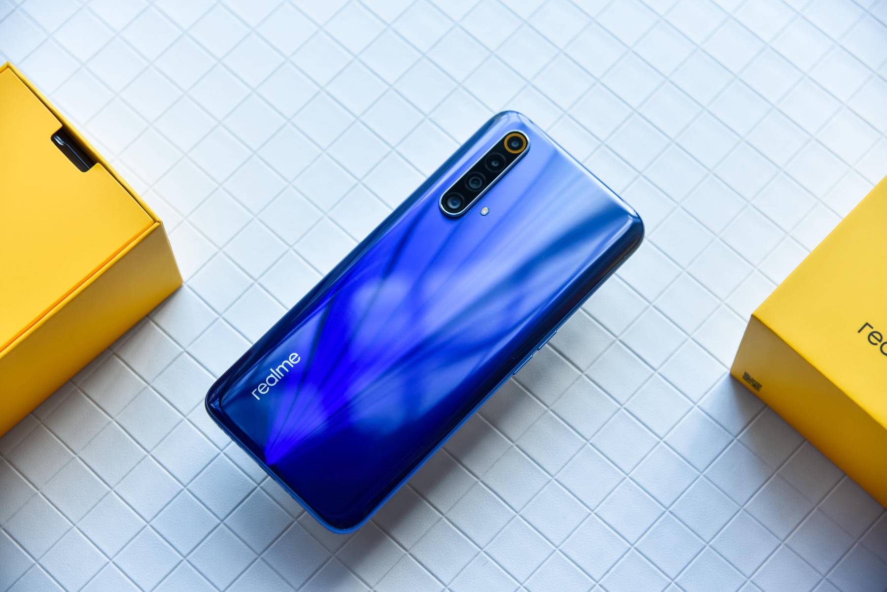 realme x50m是鸡肋?错!也许是同价位最水桶的5g手机!