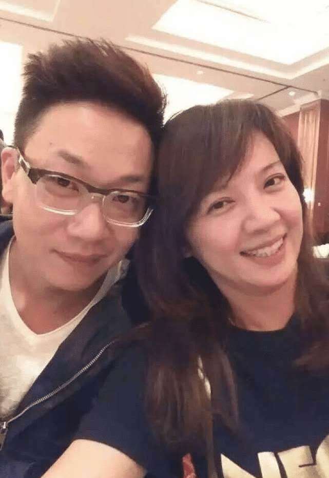 还记得前央视主持林海吗给原配离婚二婚娶女主持婚姻幸福