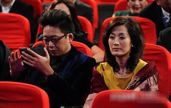 主持人林海,两任妻子都是同行,如今49岁生活十分幸福