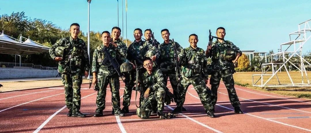 @军校学员 毕业季即将来临,这里有你的回忆吗?|军校|毕业季|战友_新浪新闻