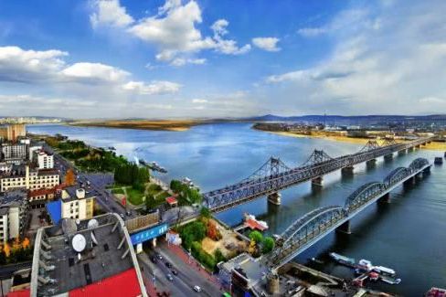 据了解在1949年的时候东北人民政府批准设立辽东省,并将安东(也就是