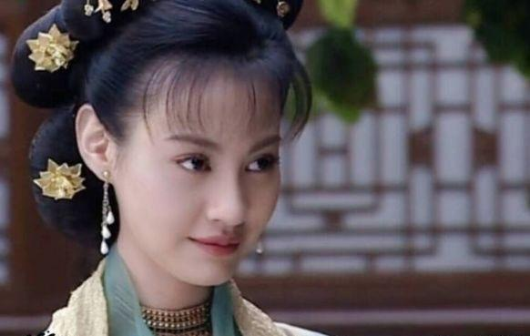 她是小鱼儿与花无缺里的江玉燕,15年后再穿古装,依旧是那么美