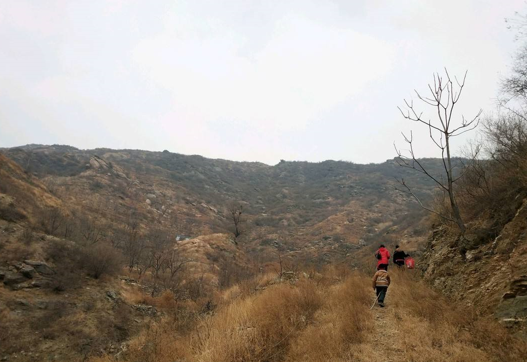 石槽沟村:位于湖北却不属于湖北,居民说河南方言,喜欢河南面条