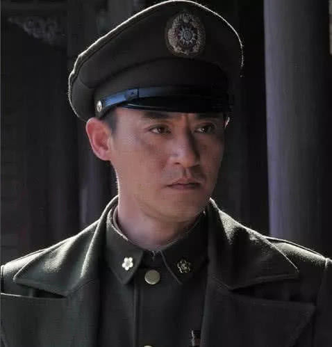 有一种"反差"叫阴蚀王,换上军装后的他,网友:帅到炸|军装|修庆|影视