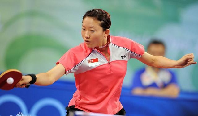 她曾经击败过大魔王却无奈转投新加坡和男友分手被索要费用