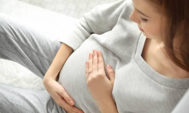 45岁高龄妈妈生二胎,23岁儿子举手赞成|高龄|高龄产妇|生孩子_新浪