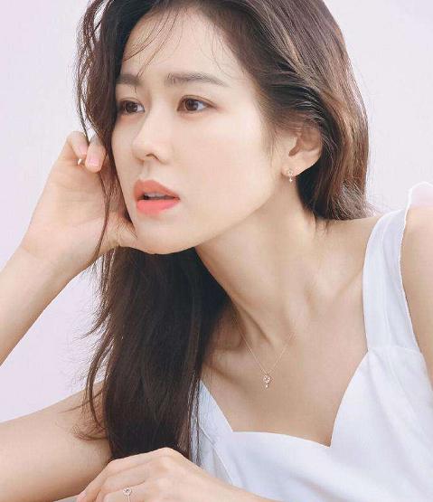 2020年百大最美女星公布,热巴,刘亦菲登榜,网友对排名却不认同