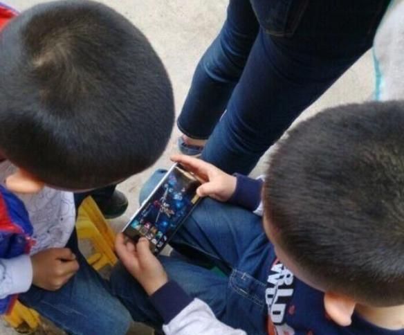 小学生将王者荣耀78个英雄名字写成作文