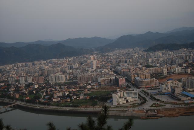 广东鲜为人知的小县城景色却宛若仙境一般到处遍布特色美食