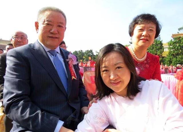 高天国(左)及夫人刘静,女儿高超在佛光山