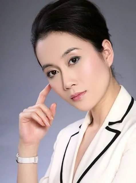 出道多年不火被称烂片女王为拍戏吃媚药今42岁仍单身