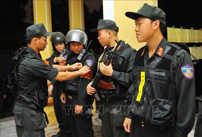 越南公安机动警察部队图片