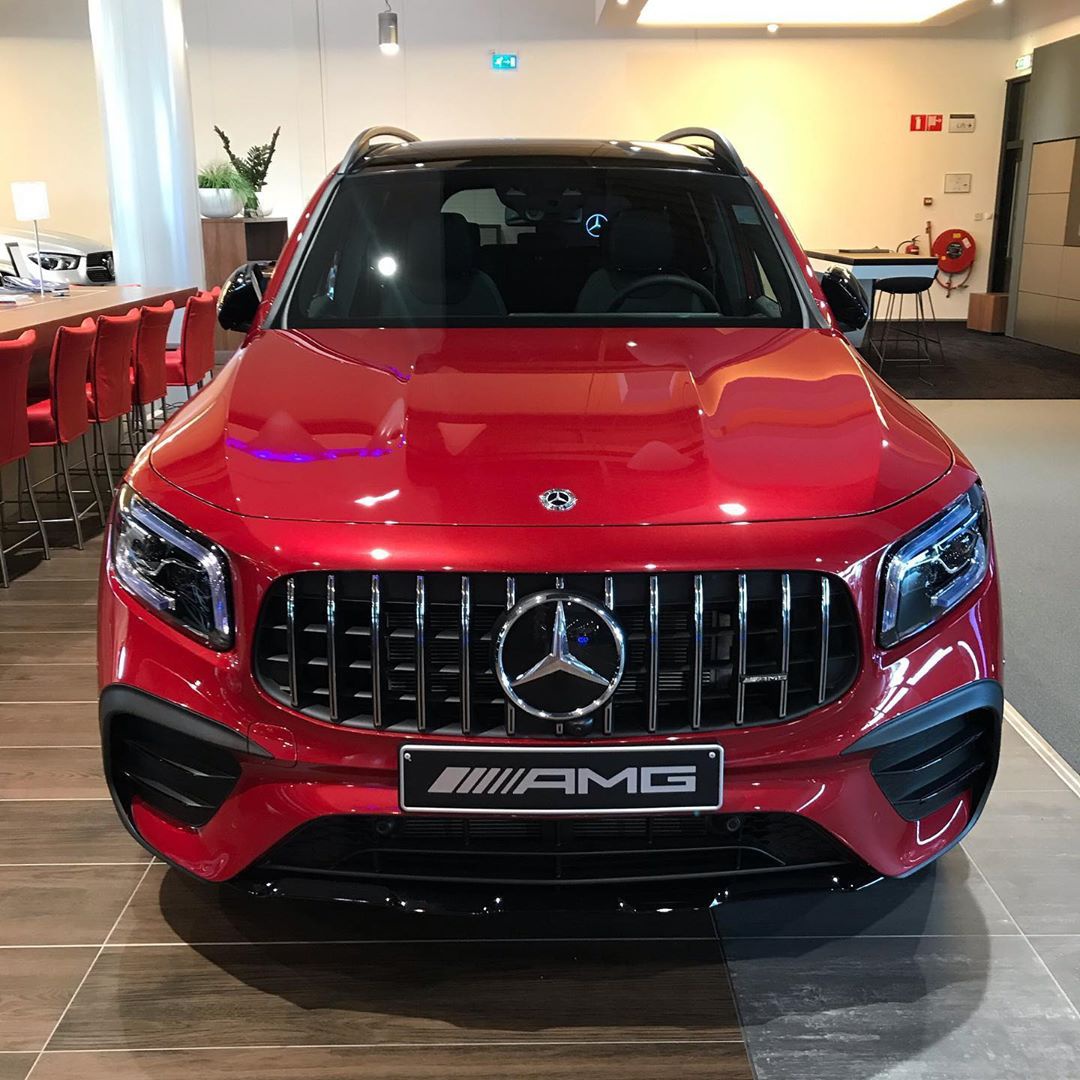梅赛德斯amgglb35实车红色的运动风格