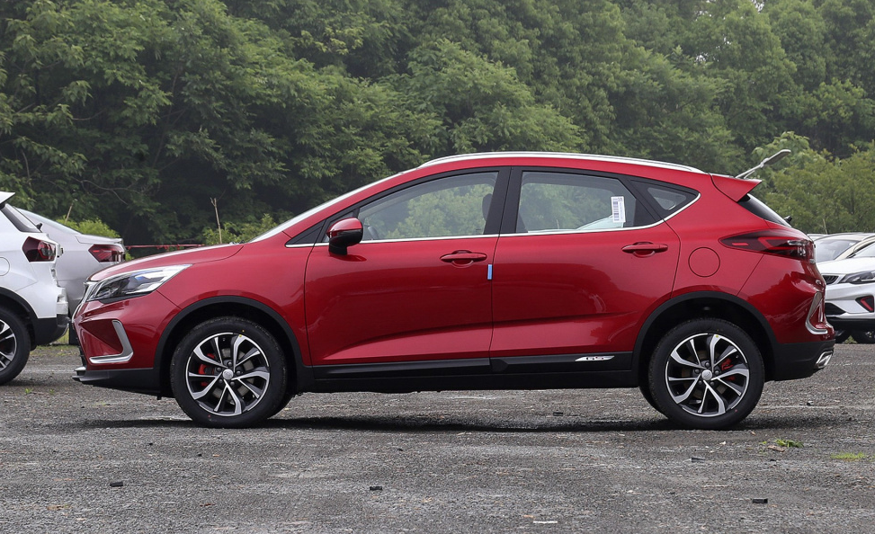 2020款帝豪gs将于6月13日上市,轴距2700mm,提供两种外观!