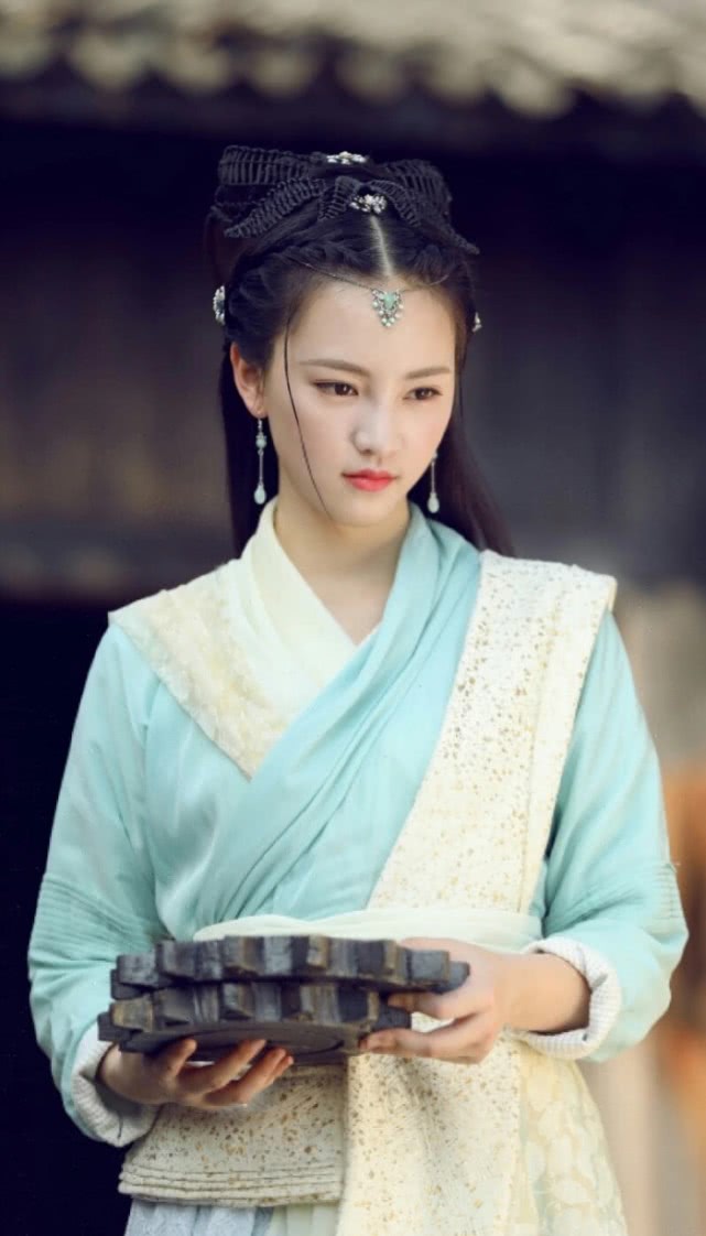 曾经很红的武大校花黄灿灿,出演古装剧清秀绝俗,有种初恋的感觉