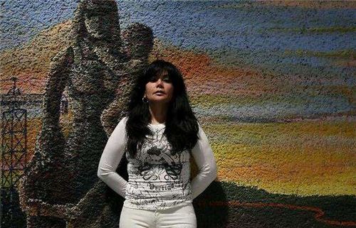 她被誉为最美女毒王,绰号"太平洋皇后",美国过半毒品都经她手