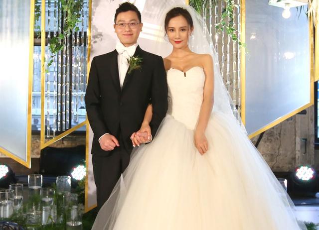 lol小智还是忘不了伊芙蕾雅!谈天蚕土豆嗤之以鼻,写的书真不行