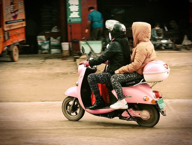 电动自行车,电轻摩,电摩,到底能不能载人?一图告诉你!