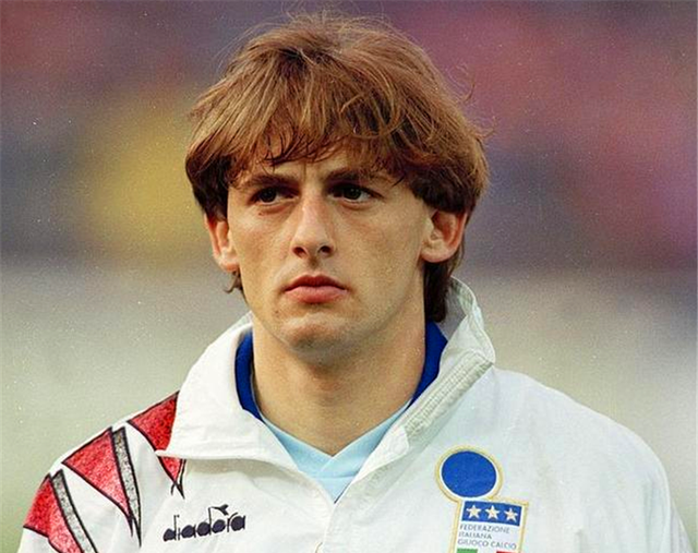 岁被国米淘汰出道初期还要帮球队修电器|西格诺里|巴乔|意甲_新浪新闻