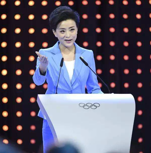 杨澜的成功如一场破茧变成蝶的蜕变,19年前,作为"申奥大使"第一次促成