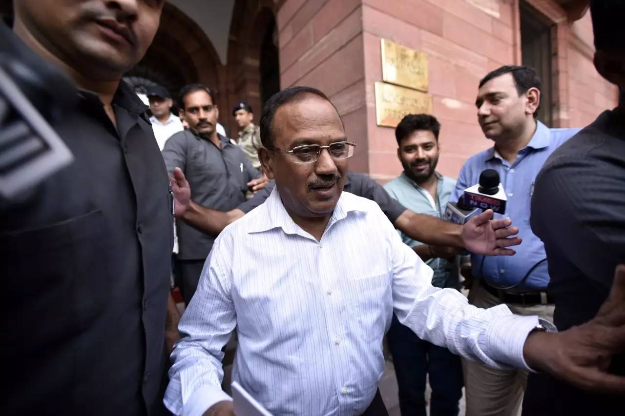 印度军队咄咄逼人,幕后主使浮出水面,莫迪对此人言听计从