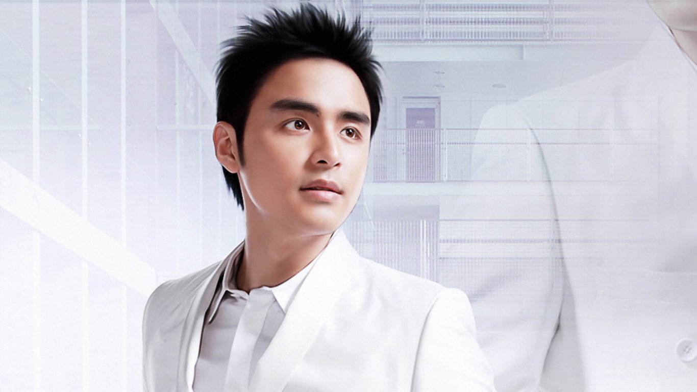 明道事业衰落家庭和美,四十岁的他喜得麟儿笑容满面