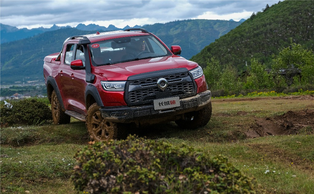 如何评价长城炮越野皮卡这车真好玩试车