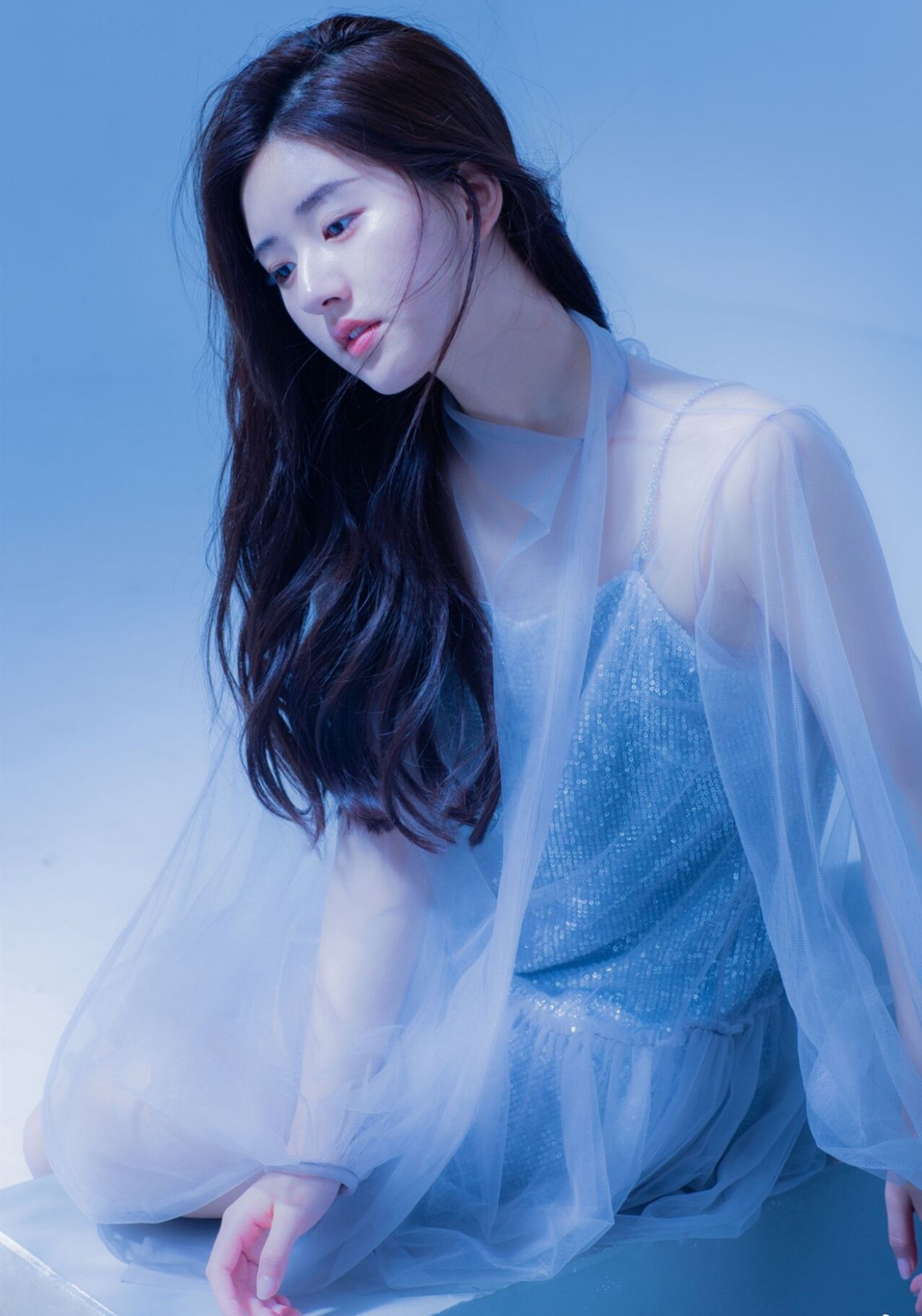 赵露思参加活动浓密头发成亮点网友爱了爱了