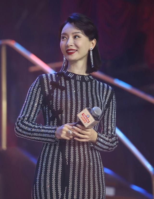 陈数的气质太好了穿条纹旗袍尽显复古风很有高贵感