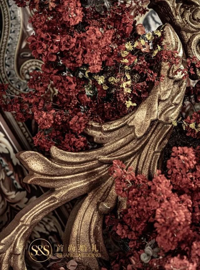 勃艮第红的红酒婚礼古老的欧洲热情欧式的红金浪漫