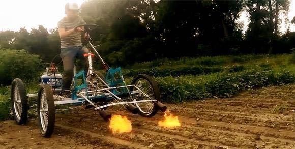 美国发明"火焰"除草机,1小时除草20亩,难怪美国粮食出口第一