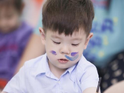 有种"基因"叫杜宇麒,完美避开父母缺点,年仅7岁帅出男神范儿