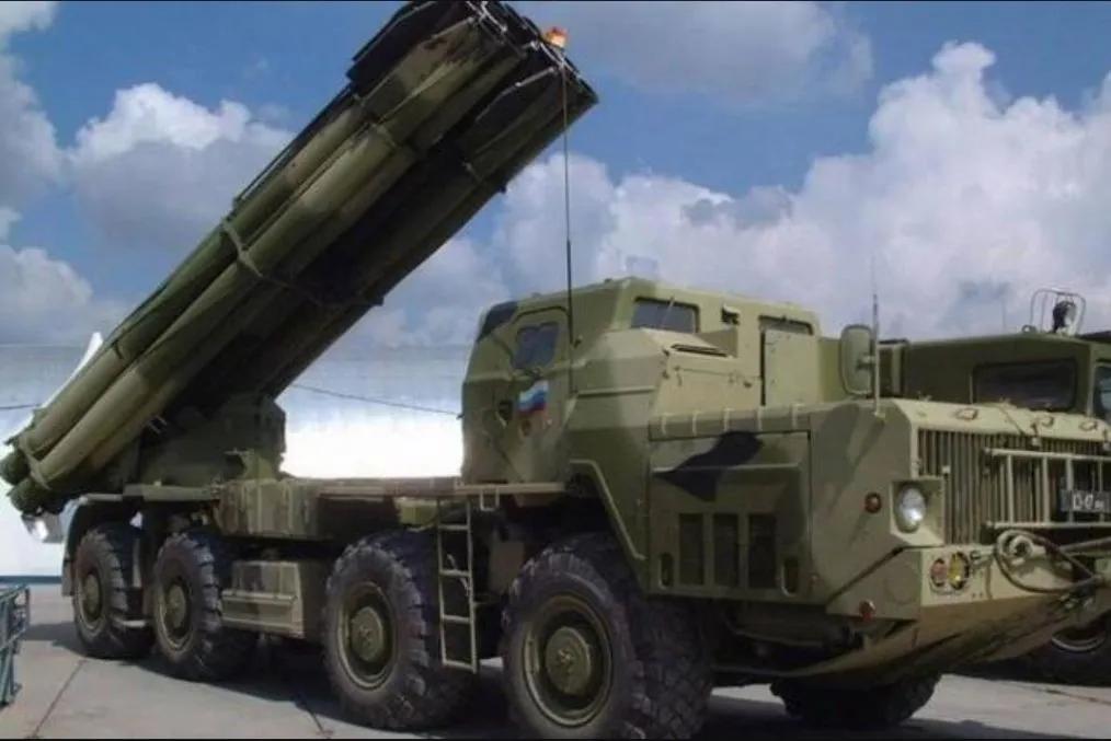 包括bm-21"冰雹"40管自行火箭炮,bm-27"飓风"220毫米火箭炮, 9a52"