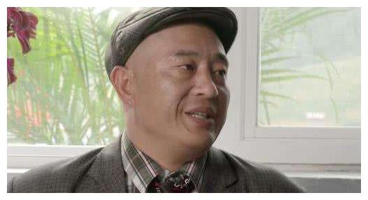 后东山再起,如今女儿比球球还厉害|潘长江|关小平|赵本山_新浪新闻