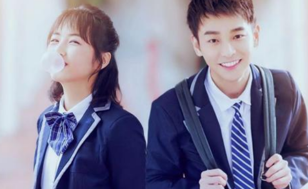 被彭昱畅否认之后,观众们的视线渐渐都从彭昱畅有女友这件事上移开了.