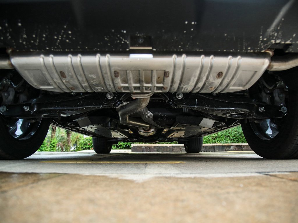 霸气侧漏 空间巨大 科技感也很足 2020款奔腾t99车型分析导购