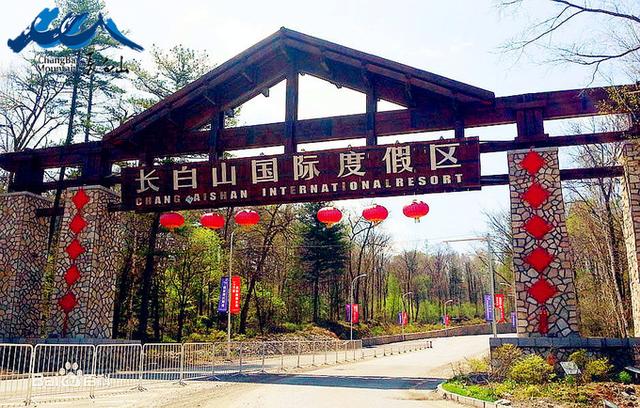 耗资230亿沦为空城,今商家撤离游客不愿去|万达广场|长白山|万达_新浪