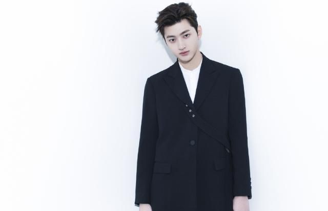 相信到时剧中的甜蜜戏份可是不少了,这回看到刘特与赵露思的这对cp