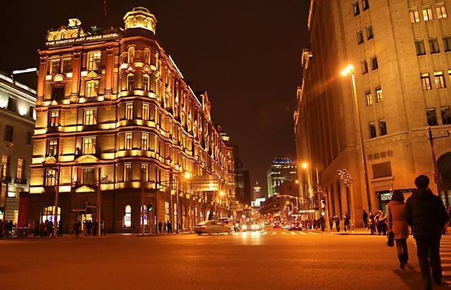 国内夜生活超丰富的2座城市,夜晚比白天热闹,游客来了都不想走