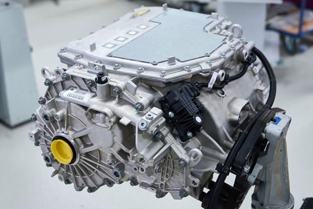 宝马电动SUV下线了，拼得过特斯拉Model Y吗？