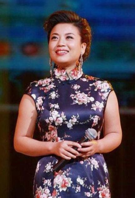 她曾24次登上春晚,为父亲罢工5年,如今52岁还是孤身一人!