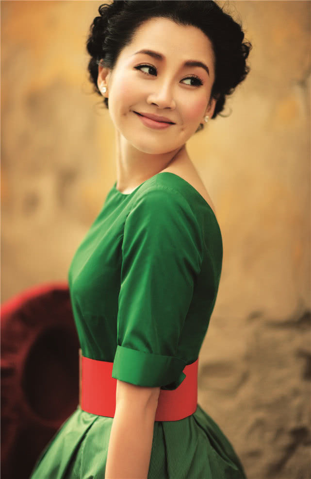 她患癌9年,不想拖累丈夫,隐瞒病情离婚,今丈夫爆红她却离世了