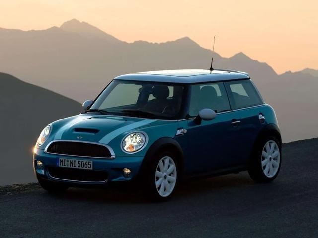 答90后美眉问：10万、15万和20万预算买什么车开最拉风？