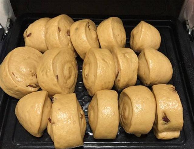 红糖馒头只会加红糖老妈多加一样东西馒头香软味更甜