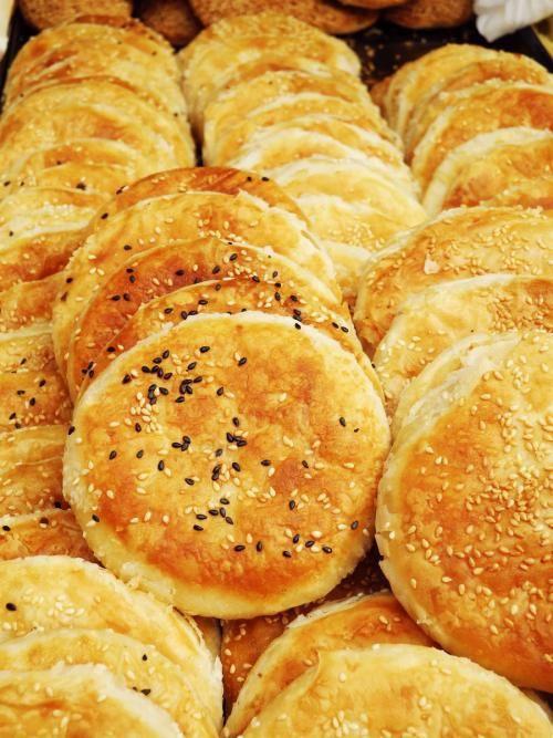 河北保定:烙炸烙炸,又称焦烙炸,是涿州特有的地方风味菜.