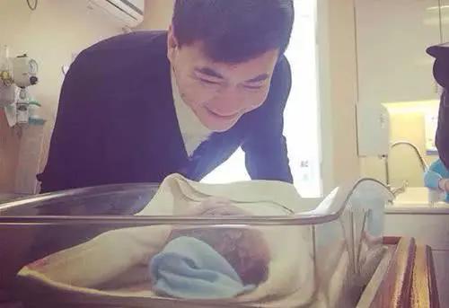 秦海璐生下9斤重的婴儿,时隔五年孩子的现状如何?