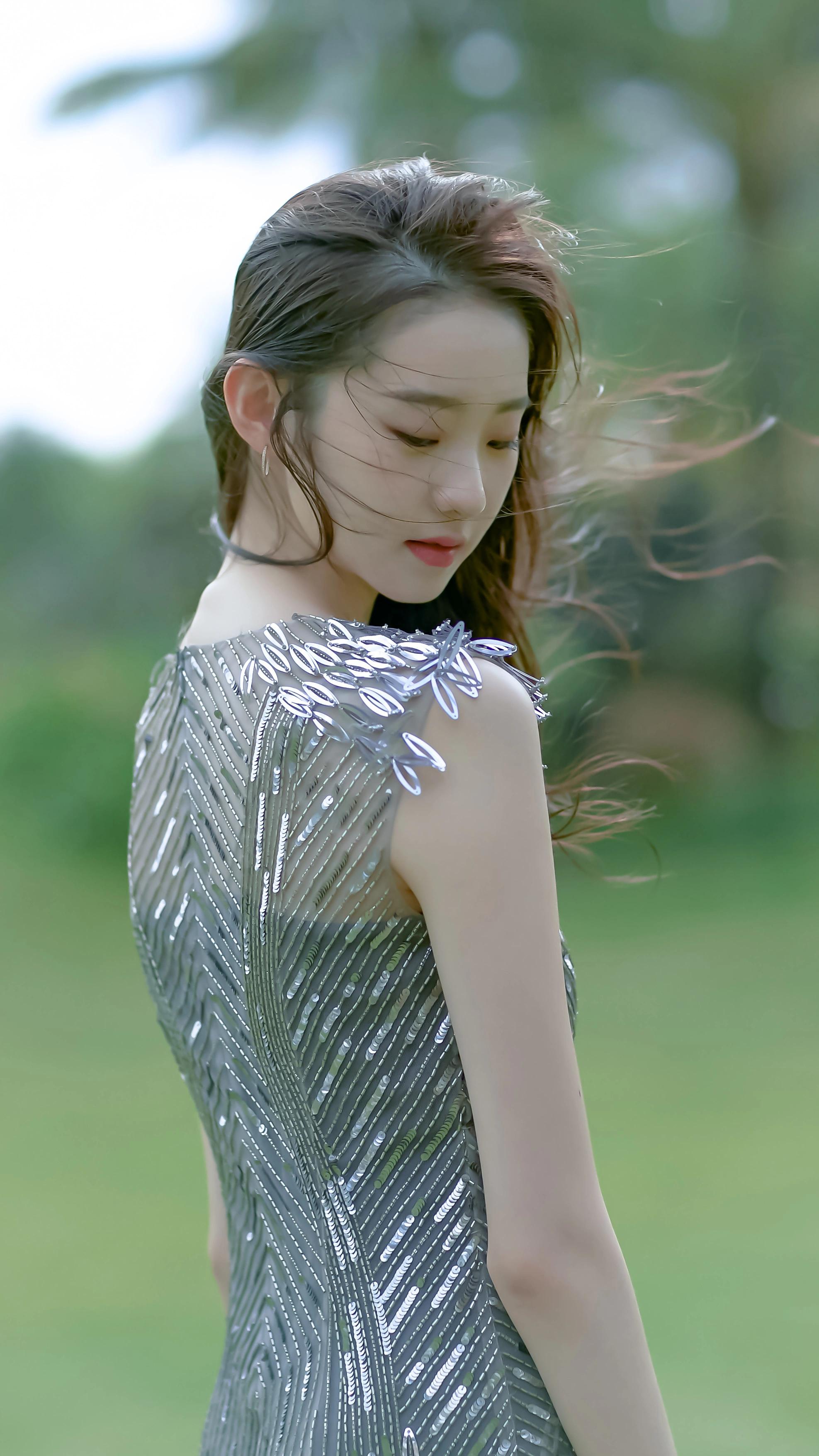 万众瞩目的张艺凡终于表演才艺了可是首发成团位却没有她