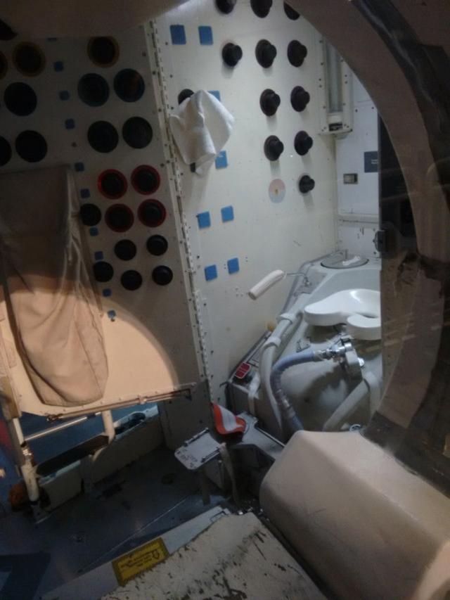 b2战略轰炸机驾驶员如何解决上厕所的问题